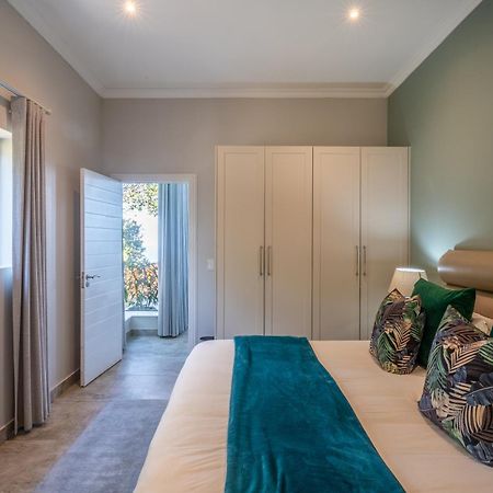 Seashore 2 Bedroom Luxury Unit - Breakwaters Haven Knysna Kültér fotó